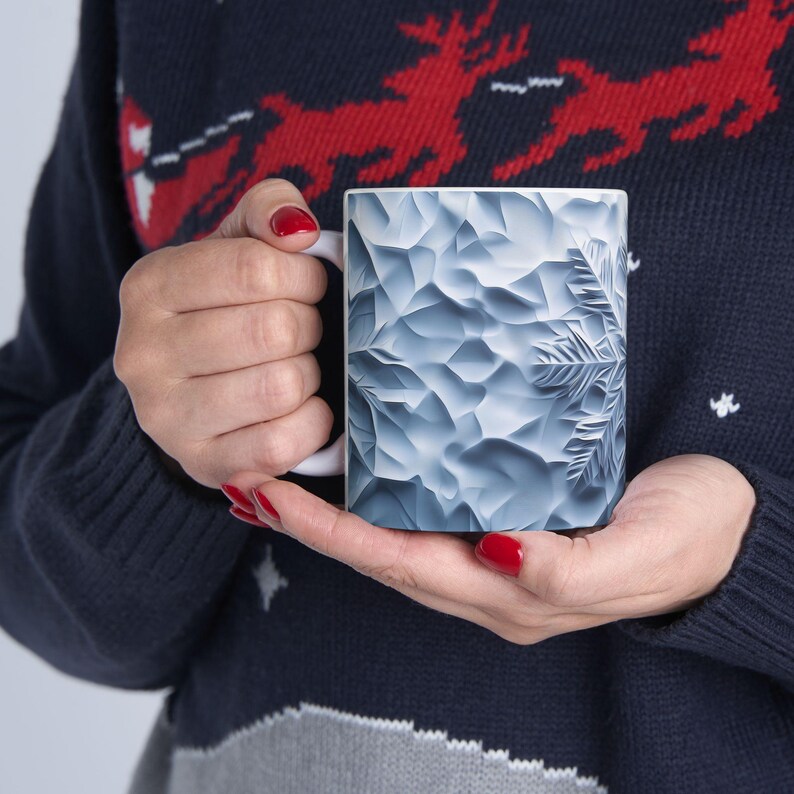 Taza de café con diseño de escultura de hielo de copo de nieve congelado, taza grande de cerámica con temática de invierno nevado, decoración artística navideña. imagen 9