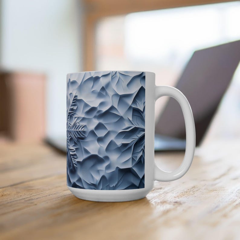 Taza de café con diseño de escultura de hielo de copo de nieve congelado, taza grande de cerámica con temática de invierno nevado, decoración artística navideña. imagen 1