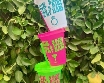 Sun, Sand and Drink in my Hand, Ring on my Hand Cups, Coastal Bachelorette, Sippin Seaside, Beach Bachelorette, Hen Do Cups Lid & Straw