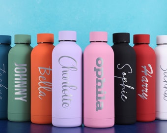 Personalisierte Wasserflasche, Name Thermowasserflasche, personalisiertes graviertes Geschenk für sie / ihn, doppelwandige isolierte heiß - kalte Sportflasche