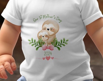 Camiseta para bebé del 1er Día de la Madre Celebrando el amor y los hitos - Camiseta de algodón suave para abrazos y recuerdos preciados - Poppers