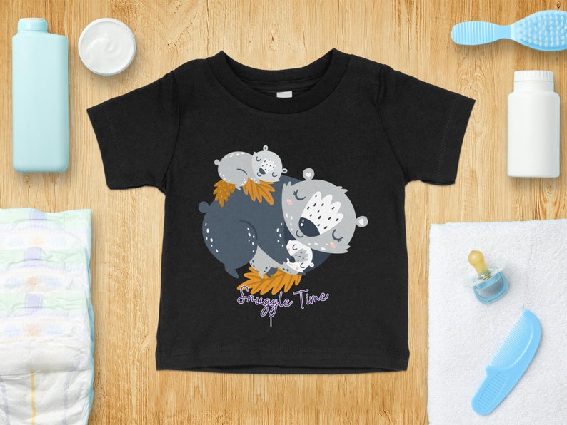 T-shirt bébé blaireau : des câlins douillets avec un ami de la forêt image 4