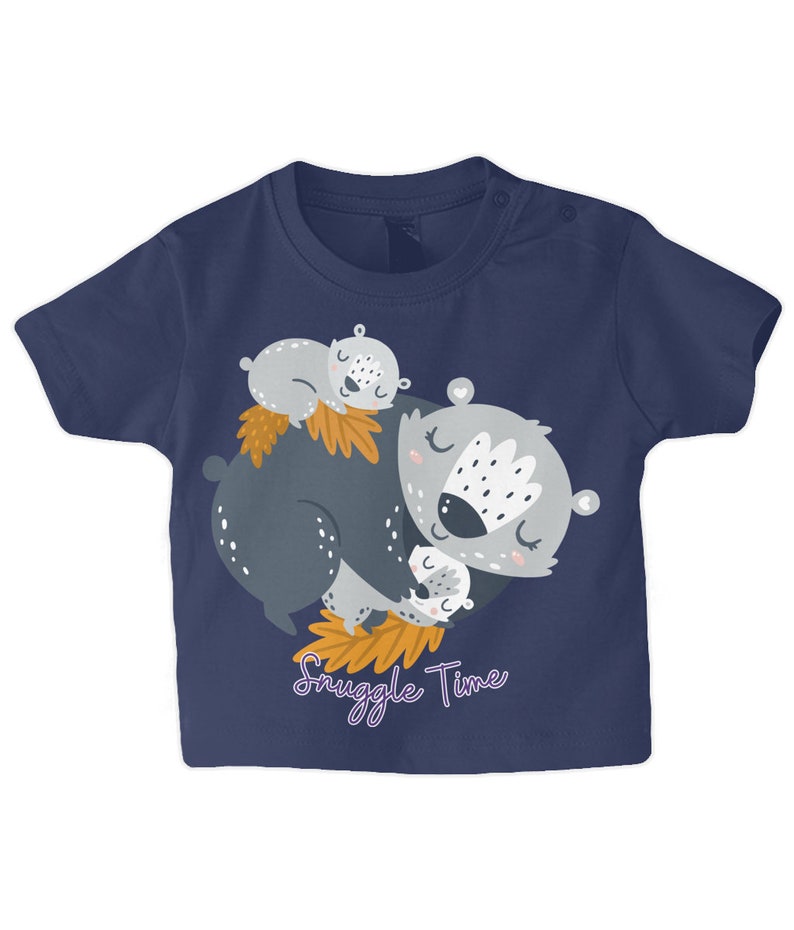 T-shirt bébé blaireau : des câlins douillets avec un ami de la forêt image 7
