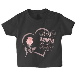 Best Mum Ever 24 Kinder T-Shirt Feiern Sie Mamas Faszination mit Weichem Baumwollstoff und Druckknöpfen Perfekt für Geburtstage und den Muttertag Bild 9