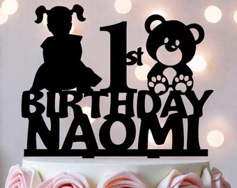 Adorno para tarta de primer cumpleaños de niña: osito de peluche con nombre personalizado.