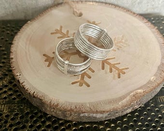 Anillo de plata maciza, agenda semanal, artesanía tuareg, estilo boho rock, diseño étnico original. Tallas 53, 55, 56, 59, 60 y 62. Amazigh Tuareg.