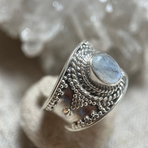 Signet ring solid silver & Moonstone Indian craftsmanship boho hippie chic rock boho style size 54