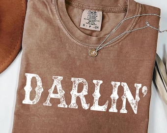 Comfort Colors Darlin'  Western Shirt, Country Girl Cowboy Shirt, Western Graphic Tee, Country Girl Shirt, Cowgirl Outfit, Retro Rodeo Shirt