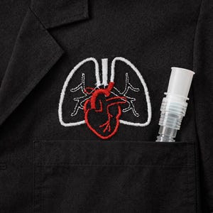 Disegno da ricamo per polmoni e cuore / File da ricamo medico per pneumologia e malattie respiratorie / Logo per camici da dottore immagine 1
