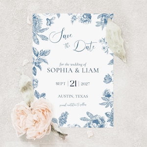 Toile de Jouy-save-the-datekaart met bloemenrand | Franse chinoiseriebloemen | Bewerkbare canvassjabloon | Stofblauwe trouwaankondiging