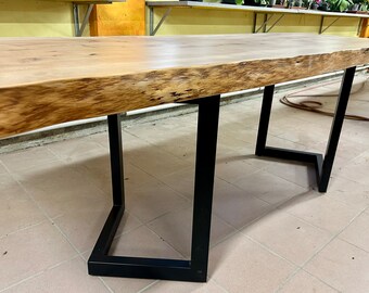 Tavolo in legno massello di cedro