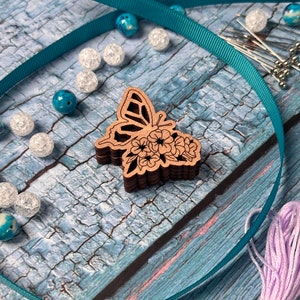 Double-Sided Wooden Needle Holder: Round Needle Keeper