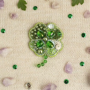 Clover Beaded Brooch: Handmade Embroidery Art Glass Pin