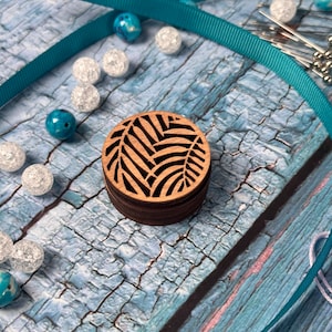Double-Sided Wooden Needle Minder: Round Needle Keeper