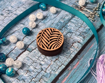 Doppelseitiger Nadelmagnet aus Holz: Runder Nadelhalter