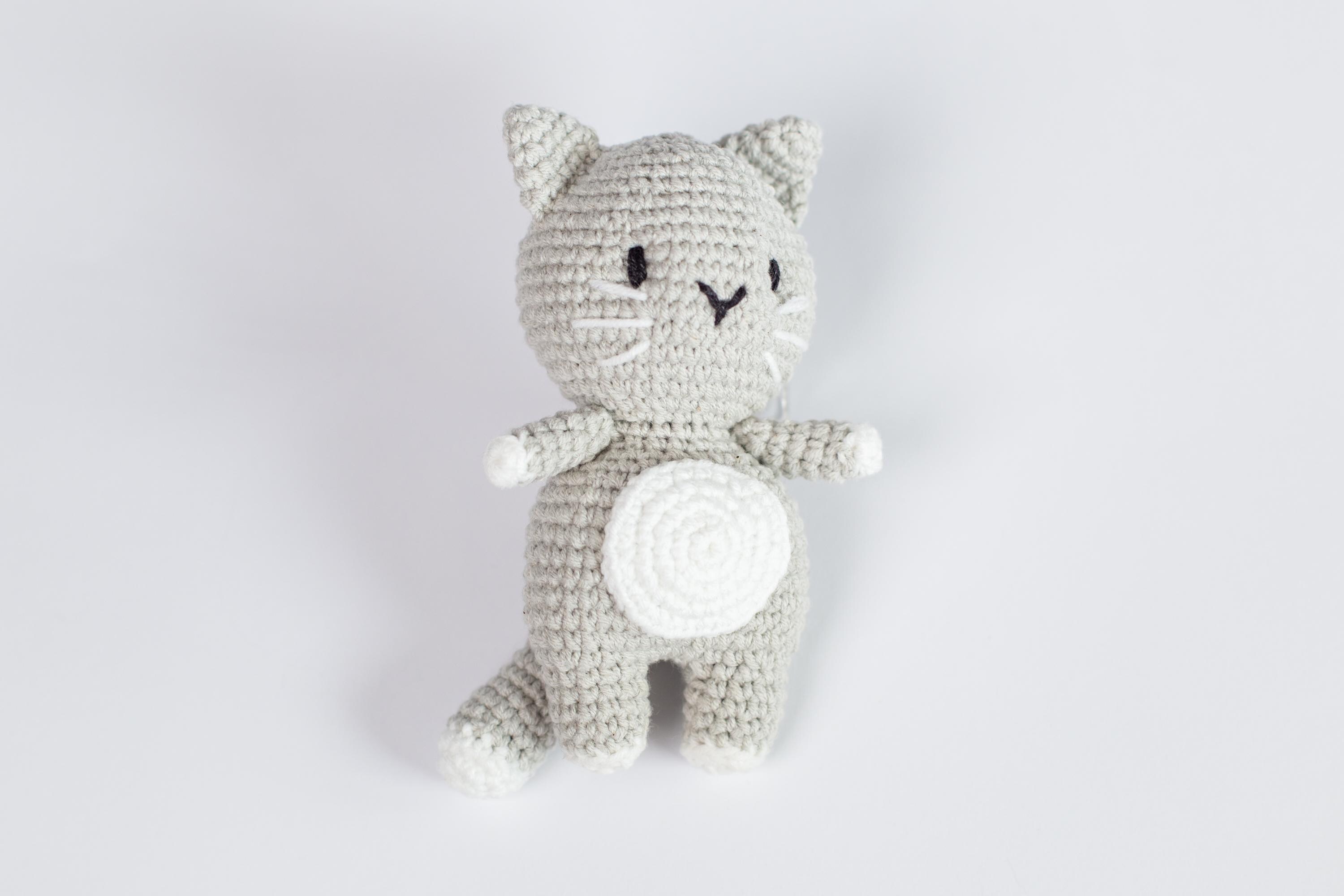 ライトグレーの猫の編みぐるみキット：初心者向けDIYクラフト - Etsy 日本