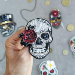 Gothic Skull Brooch Embroidery Kit, Dark Fantasy DIY Jewelry, Halloween Craft