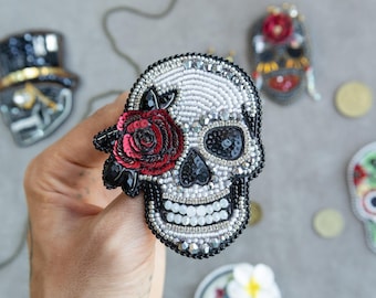 Gothic Skull Beaded Brooch Embroidery Kit, Dark Fantasy DIY Jewelry, Halloween Craft