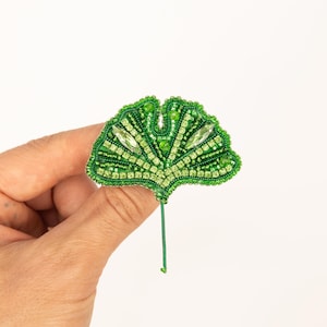 Perlenstickerei-Set: Ginkgoblatt-Brosche zum Selbermachen