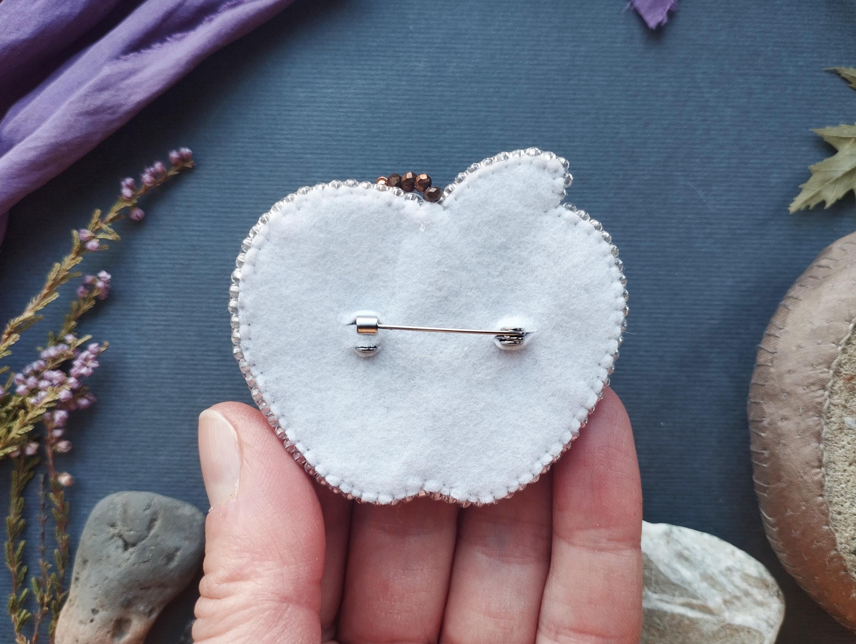 ビーズ刺繍のりんごブローチキット：DIY針仕事 - Etsy 日本