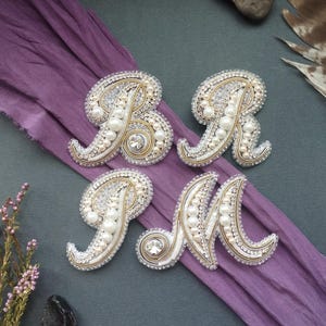 Monogram broche borduurpakket Letters Bm P R, initiële DIY-sieradenset