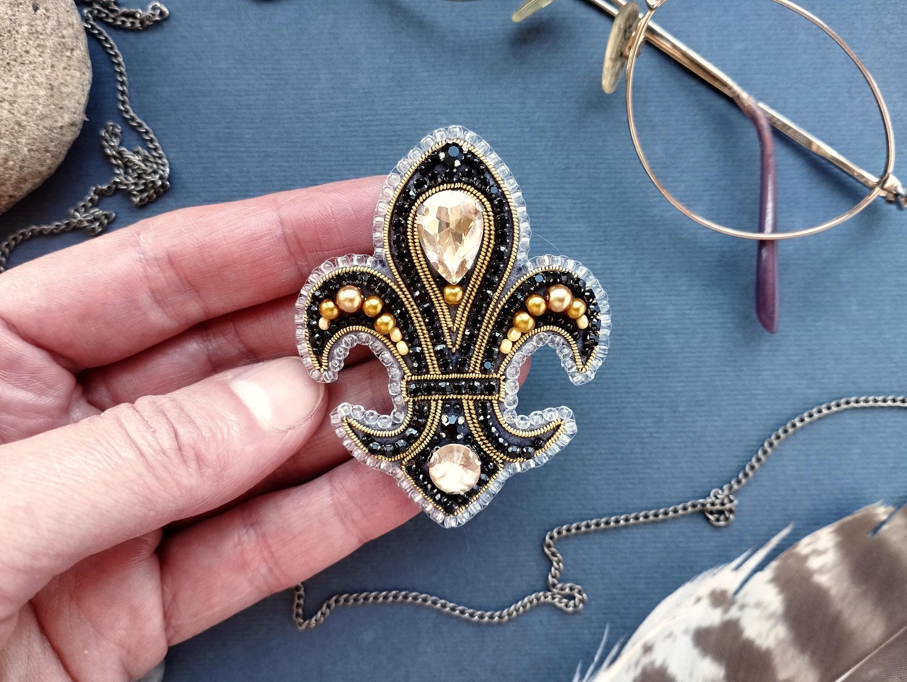 Broche Fleur De Lys En Alliage – Style Polyvalent Pour Tenue Formelle Ou Quotidienne – Fermoir Sécurisé