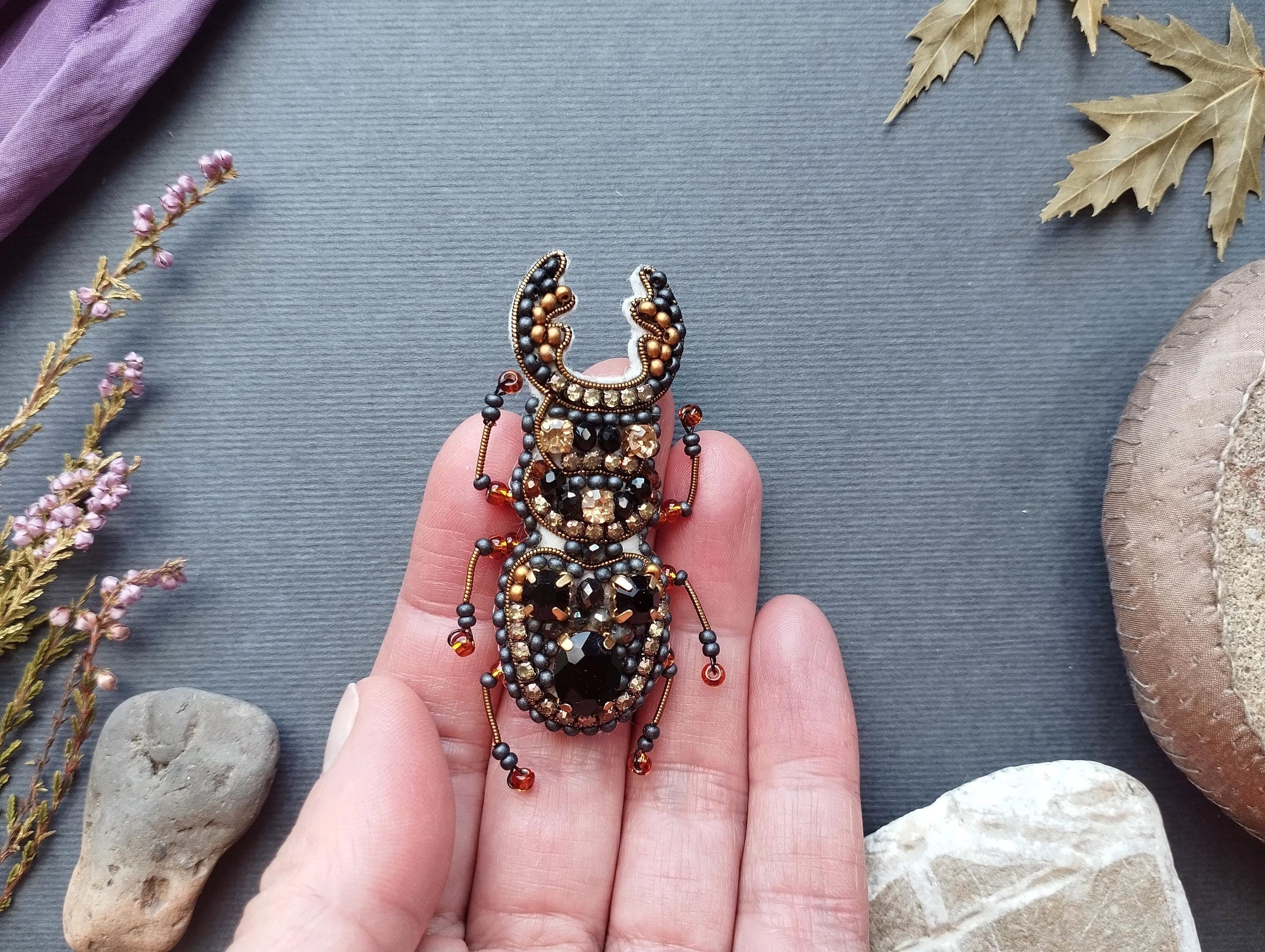 クワガタムシのブローチビーズキット – DIY刺繍ジュエリーセット