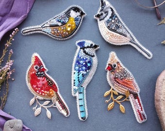 鳥のブローチキット：DIYビーズ刺繍セット5個、ジュエリー作り - Etsy 日本