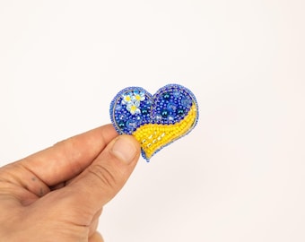 ウクライナ風ハートブローチキット：シードビーズ刺繍DIYクラフト