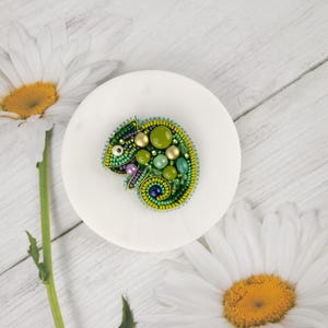 Chameleon Beaded Brooch: Handmade Embroidery Art Glass Pin