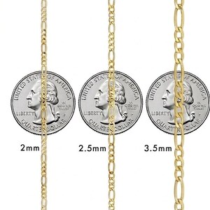 Pu&ograve; includere: Tre catene Figaro dorate di diverse larghezze: 2 mm, 2,5 mm e 3,5 mm. Ogni catena &egrave; mostrata accanto a una moneta da un quarto di dollaro per il confronto delle dimensioni. Le catene sono di colore oro brillante. Il logo Forever Oro &egrave; in basso.