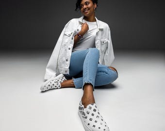 Zapatos de lona sin cordones Queen Bee para mujer