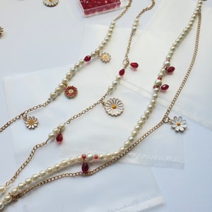 Floral fantasy necklace