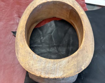Vintage 100 % solid wood. Antique hat flange size 7 1/8 brim 1 3/4
