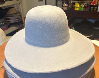 100 % Rabbit Fur Felt Hat bodies - Ice - 220grms.