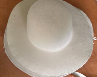 100 % rabbit fur 220 grams imperfect Hat Body. Blush. Read description for details !