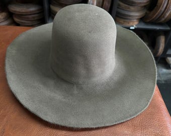 Imperfect 100% hat body. Size 7 1/8 Light brown . Read description for details!