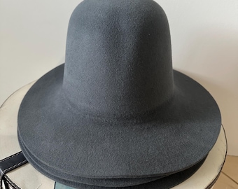 fur hat body. 200 grms. Hat making. Pounced. Gray