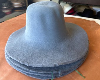 100 % rabbit fur hat body 165 grams. Slate gray. Unpounced hat bodies.