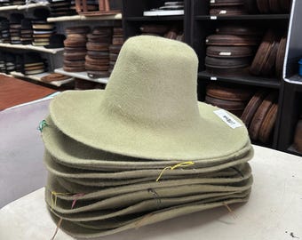 100 % rabbit unpounced hat bodies. 220 grs. Sage