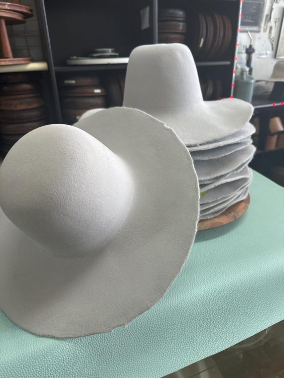 Fur Felt Hat Bodies 220 grams. 100% rabbit. Imperfect Ice Gray. Read description!