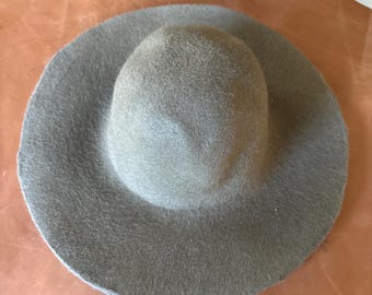 100 % rabbit fur hat body. 200 grms. Unpounced. Cocoa