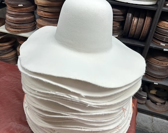 Supreme quality Ivory fur hat body. 220 grams. Ivory. 100% rabbit fur. Ready to ship! XL