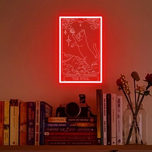 Letrero de arte de pared con carta del tarot de gato, luz con carta del tarot de El Loco, decoración de Halloween con carta del tarot fantasma, regalo para amantes del tarot, letrero con carta del tarot de gato de Halloween