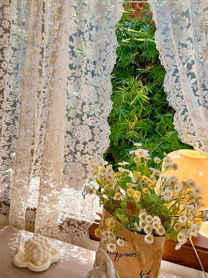 Rideau transparent en gaze brodée de dentelle, rideau décoratif en un panneau de style campagnard français à volants crème image 2