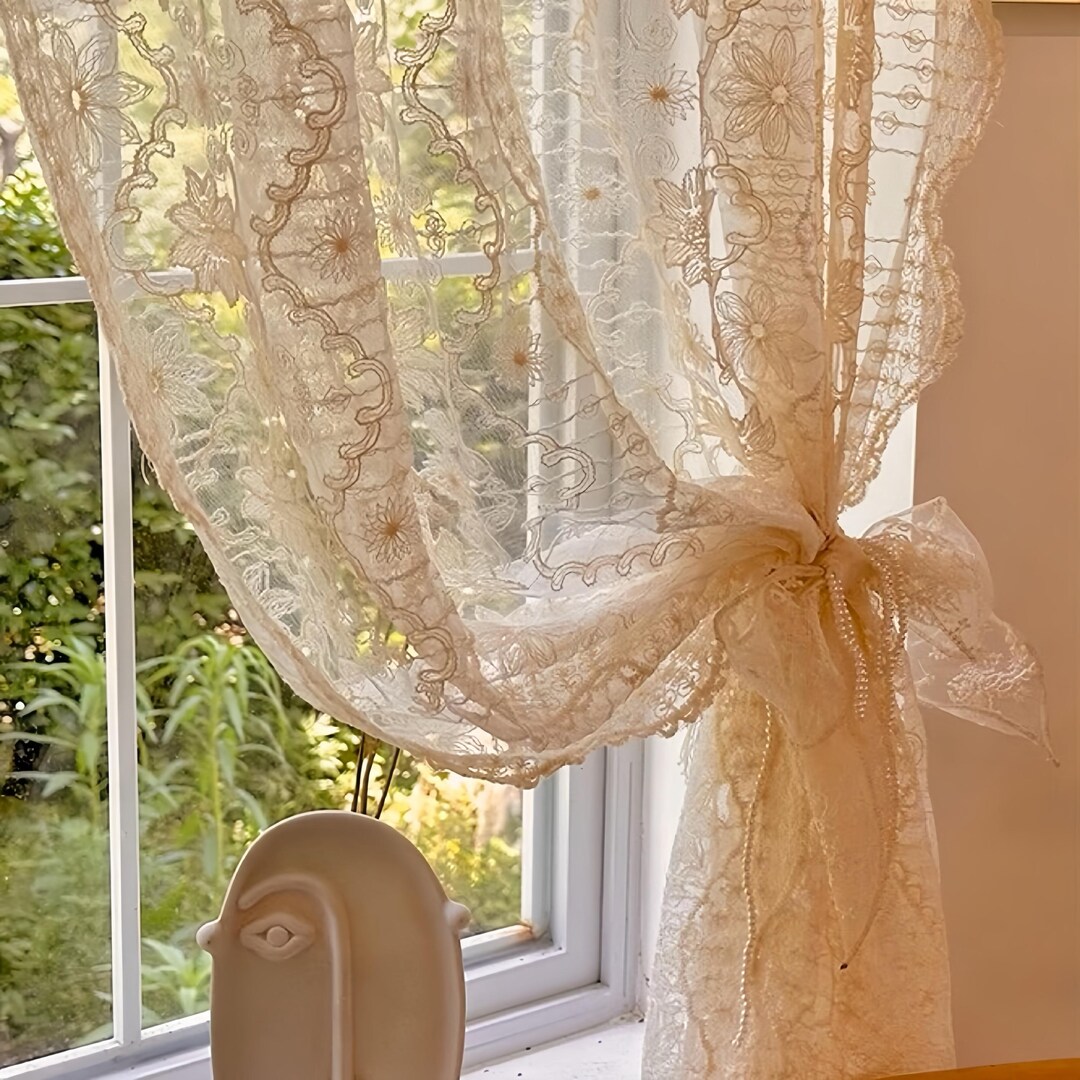 クリーム色のレース刺繍カーテン、フレンチカントリースタイルの1枚窓