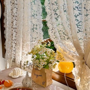 Rideau transparent en gaze brodée de dentelle, rideau décoratif en un panneau de style campagnard français à volants crème image 1