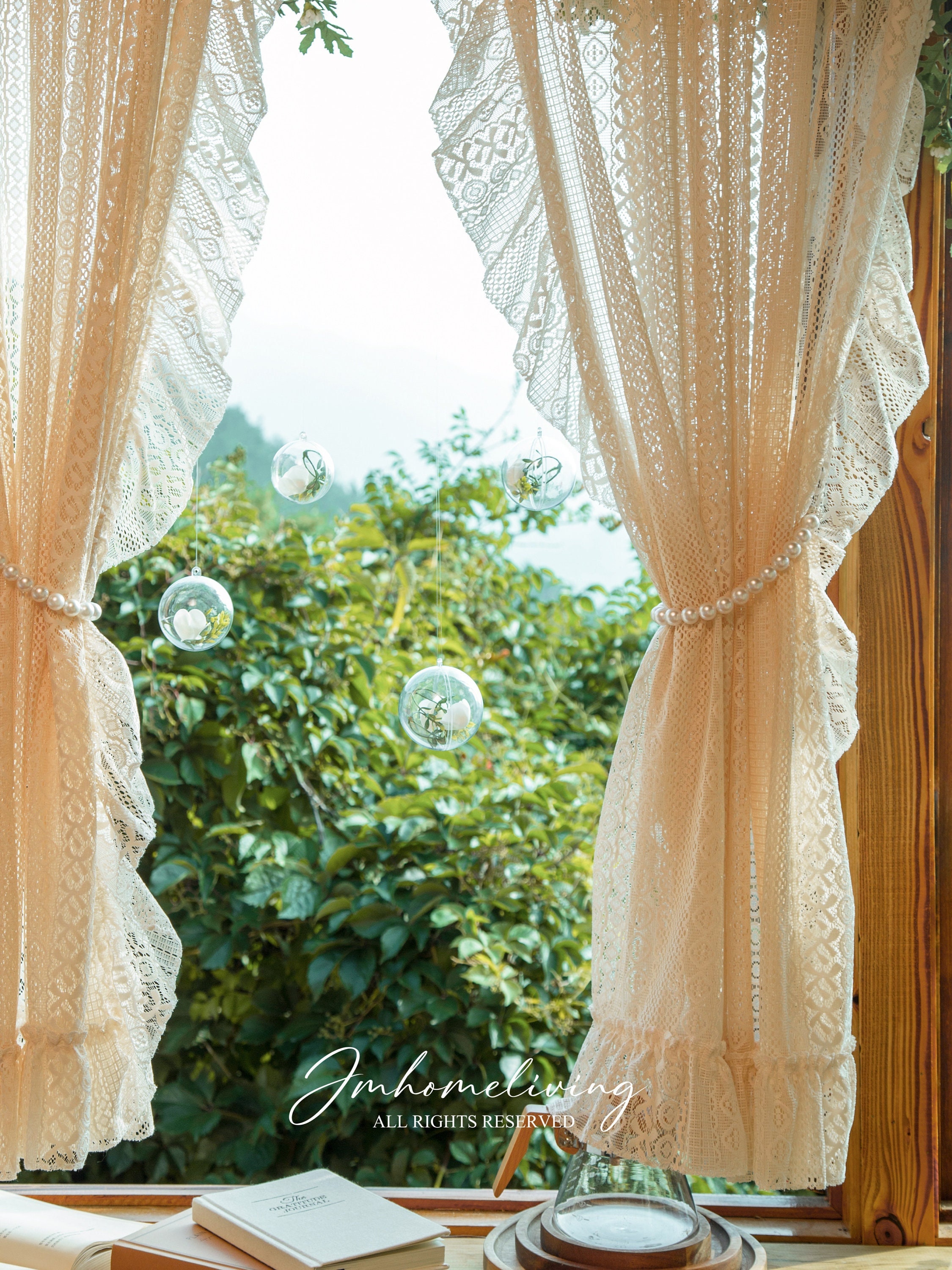 クリーム色のボヘミアンレースカーテン、農家風カントリースタイルの