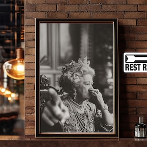 Funny Queen Portrait Print: Mid-century Bathroom Bar Decor - Etsy
