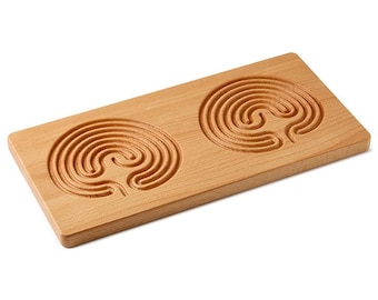 Double Finger Labyrinth with lemniscate